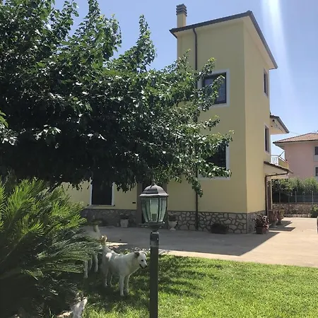 Giantonia Apartment *
