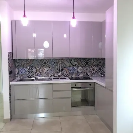Giantonia Apartment *